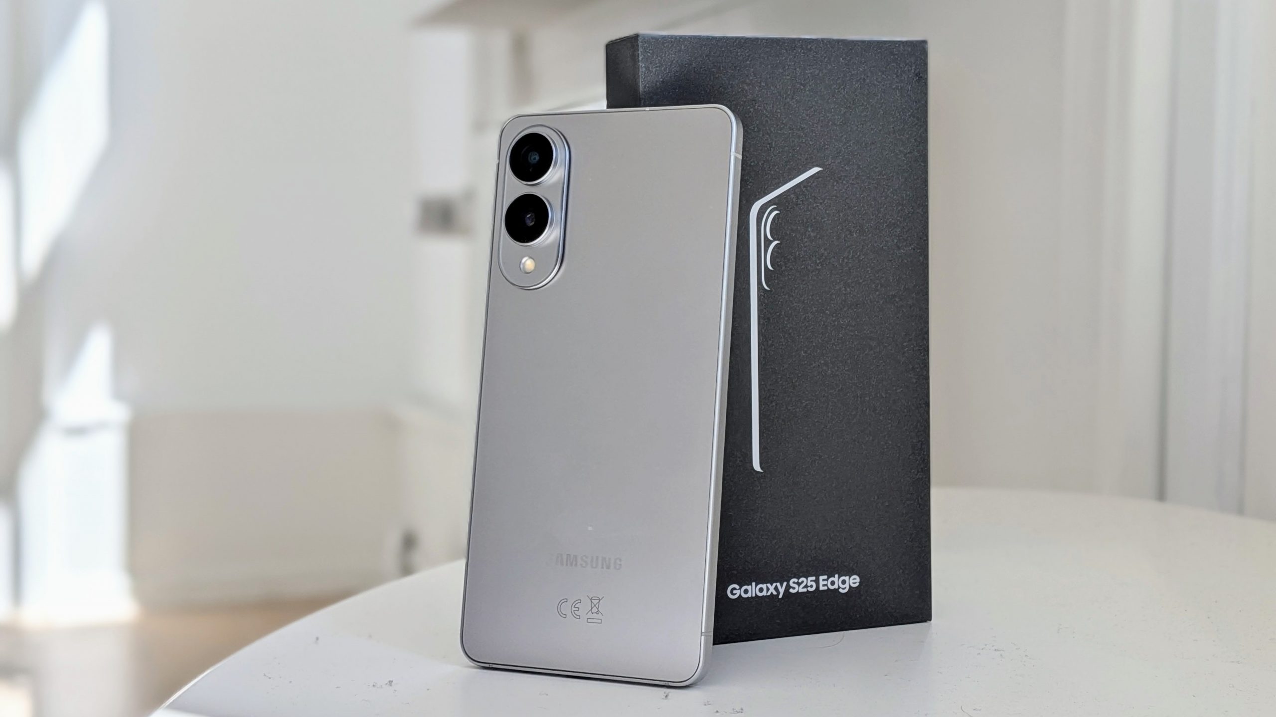 Test af Samsung Galaxy S25 Edge – god mobil du ikke bør købe