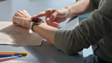 TEST Huawei Watch 5 – Elegant hardware, men velkendte udfordringer