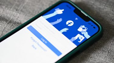 Meta anklaget for skjult overvågning af Android-brugere