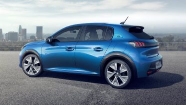 Peugeot afslører ny e-208 GTi ved Le Mans 2025