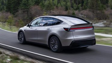 Ny Tesla Model Y L med 6 sæder har to problemer