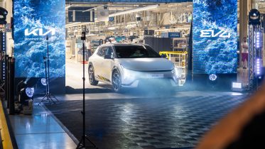 Nu producerer Kia elbiler i Europa