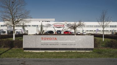 Toyota vil bygge sin første elbil i Europa