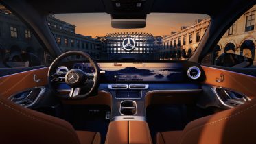 Mercedes-Benz GLC EQ får enorm infotainmentskærm