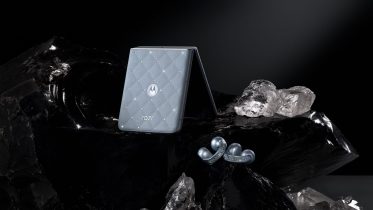 Nu får Motorola-mobiler Swarovski-krystaller