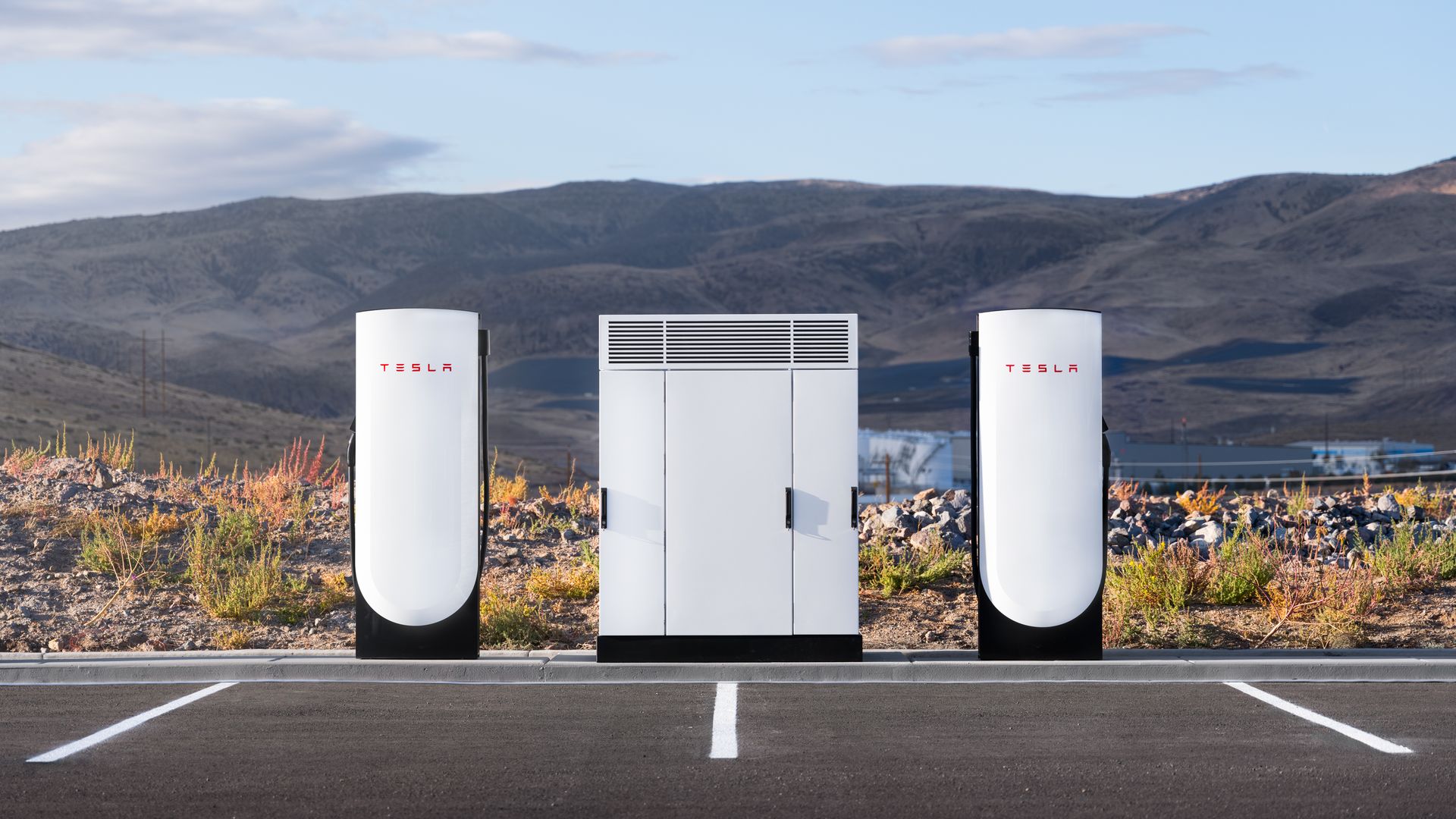 Tesla åbner første V4 Supercharger med hurtigere opladning