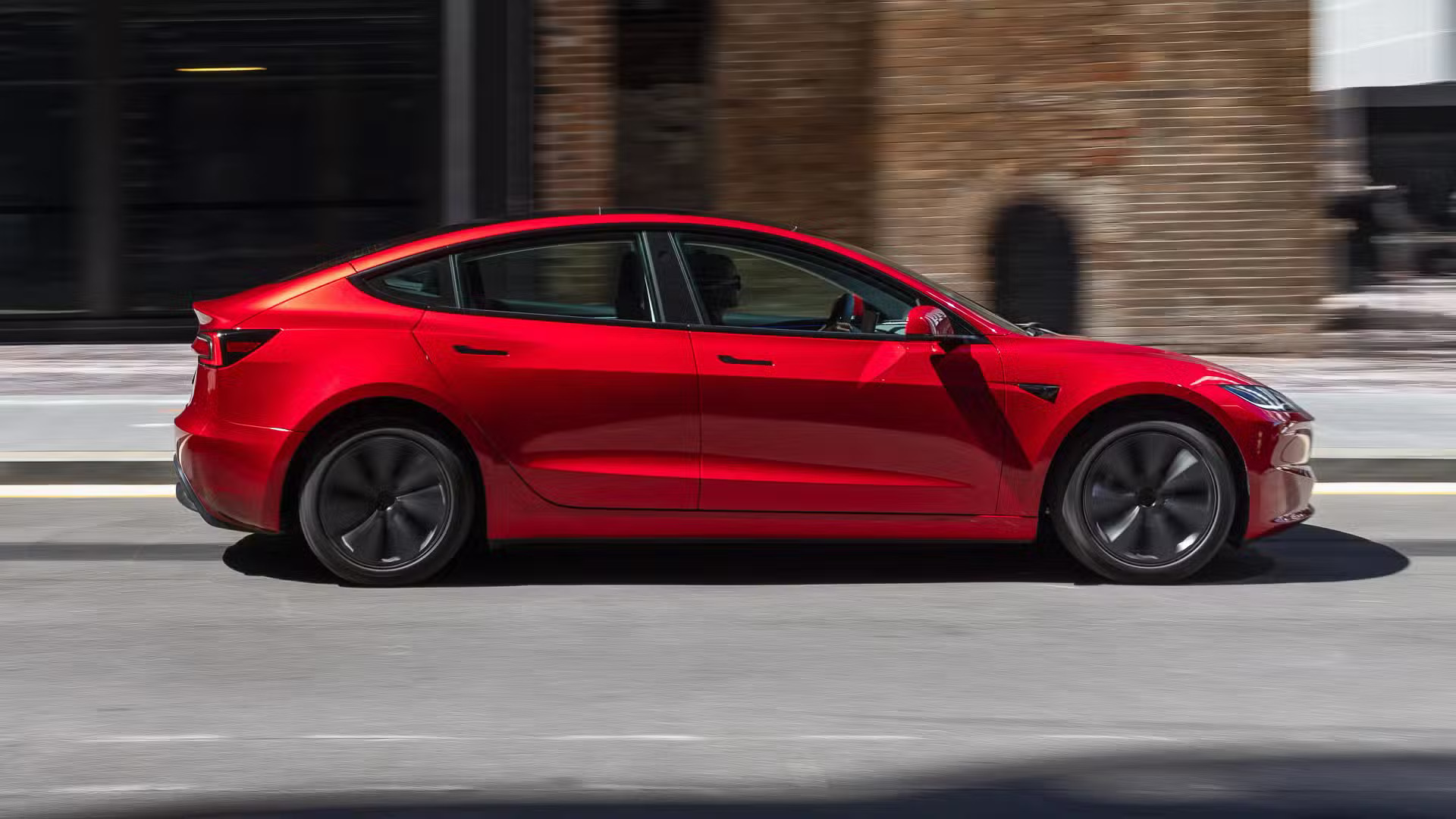 Ny Tesla Model 3 giver mest rækkevidde til prisen