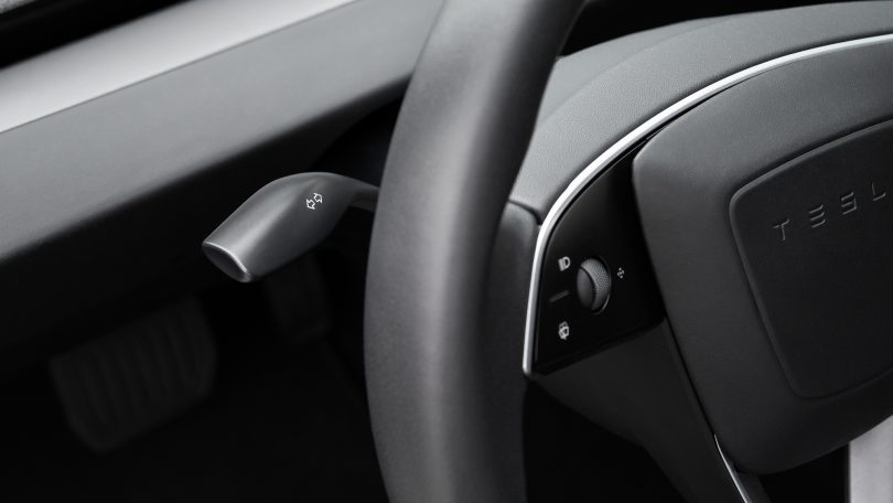 Nu kan du købe blinkerarm til Tesla Model 3