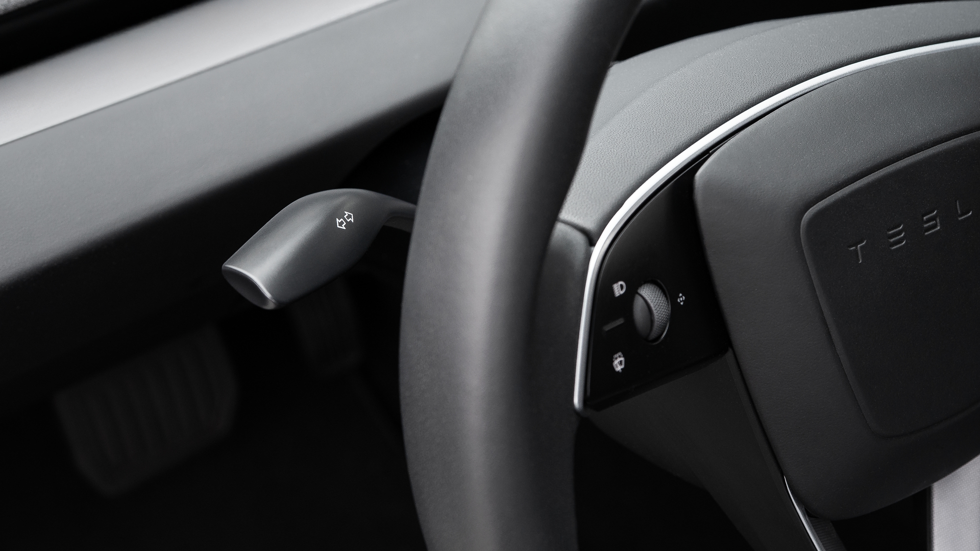 Nu kan du købe blinkerarm til Tesla Model 3