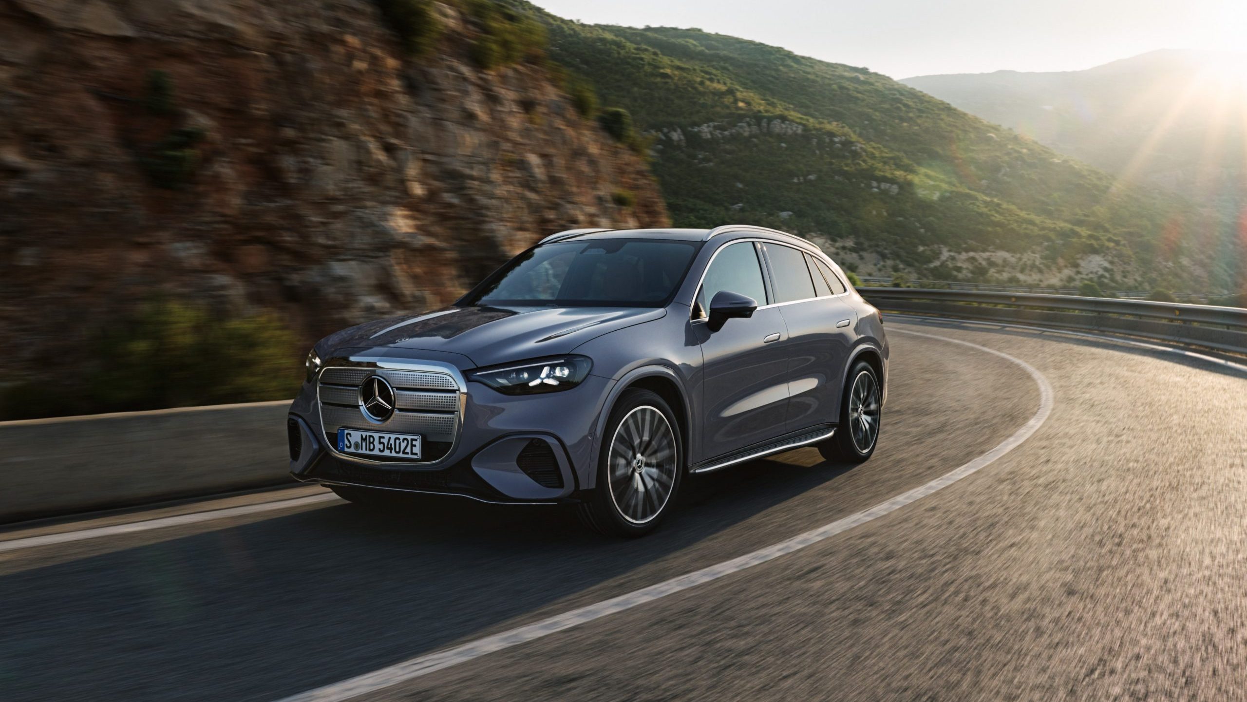 Prisfald på Mercedes GLC EQ og BMW iX3