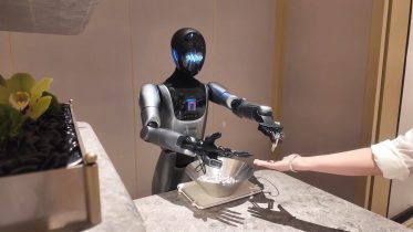 Verdens første hotel drevet af humanoide robotter