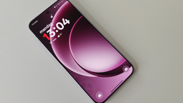 Test OnePlus 15 – årets vildeste og bedste mobil