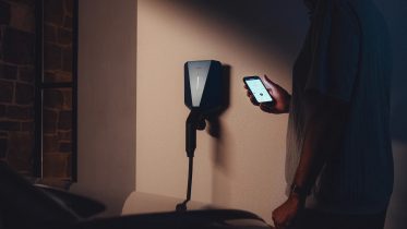 Få fuld kontrol over din elbils opladning med Easees intelligente ladeløsning