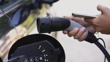 To ladeudbydere lancerer billigere serviceaftaler