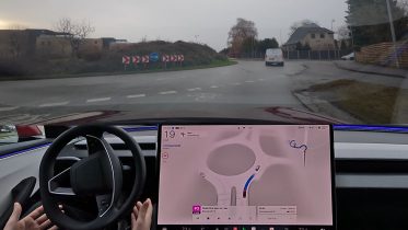 Test af FSD: Selvkørende Tesla imponerer