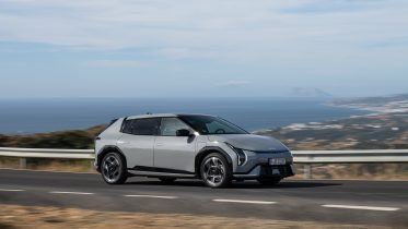 Kia EV4 får firehjulstræk og mere power – se de danske priser