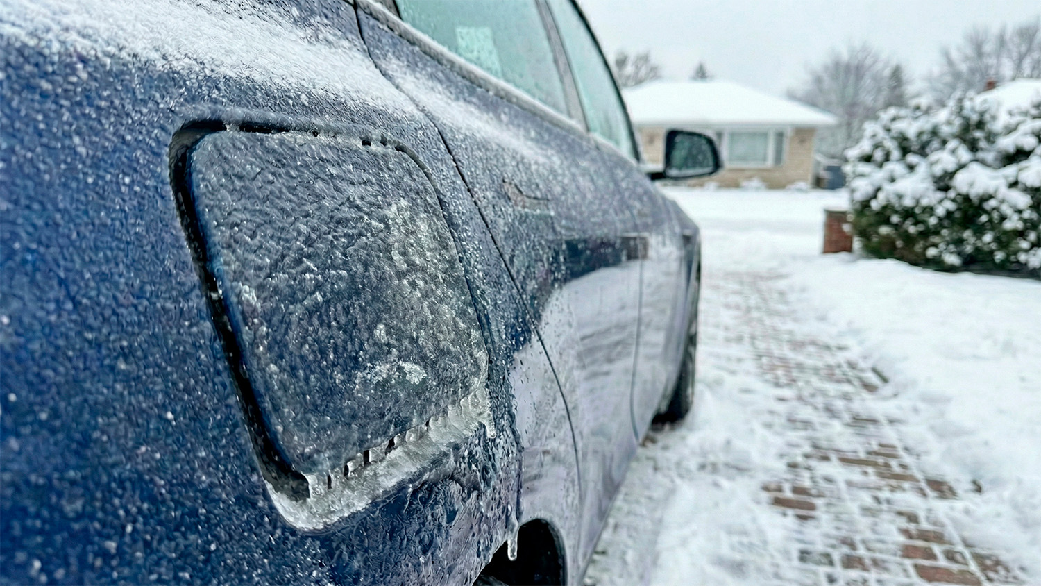 Advarsel til bilejere: Vent med at vaske bilen