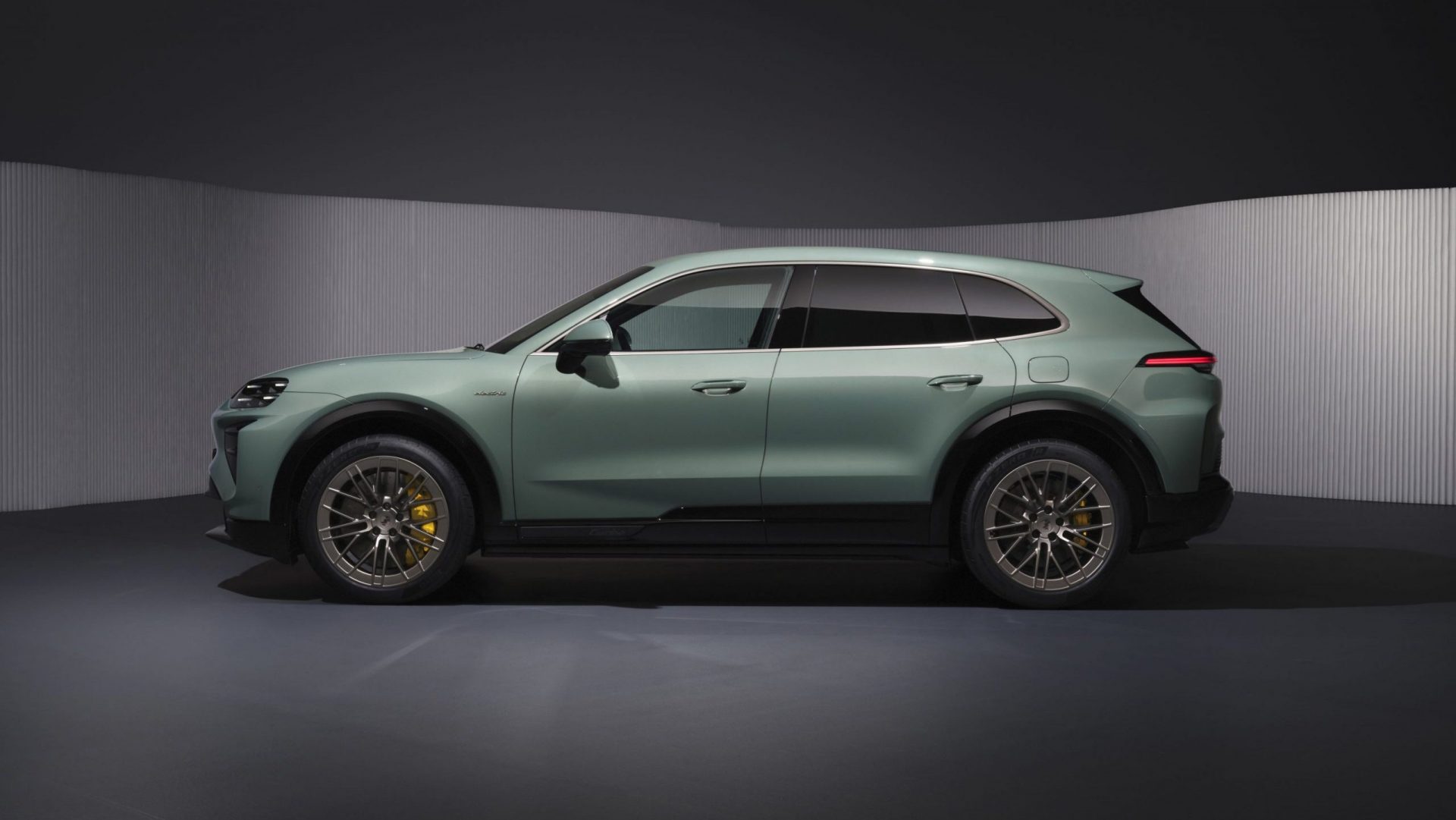 Porsche i U-vending: Bekræfter nye elbiler