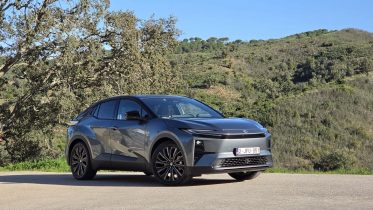 Første indtryk af Toyota C-HR+ – lækkert design og lang rækkevidde