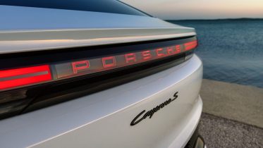 Porsches allerede vanvittige SUV får et coupé-boost