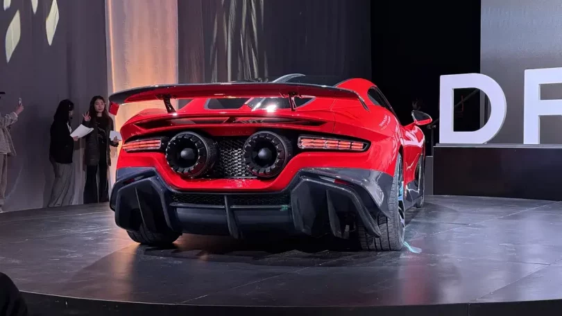 Vild elbil med raketboostere: 0-100 km/t på 0,9 sekunder!