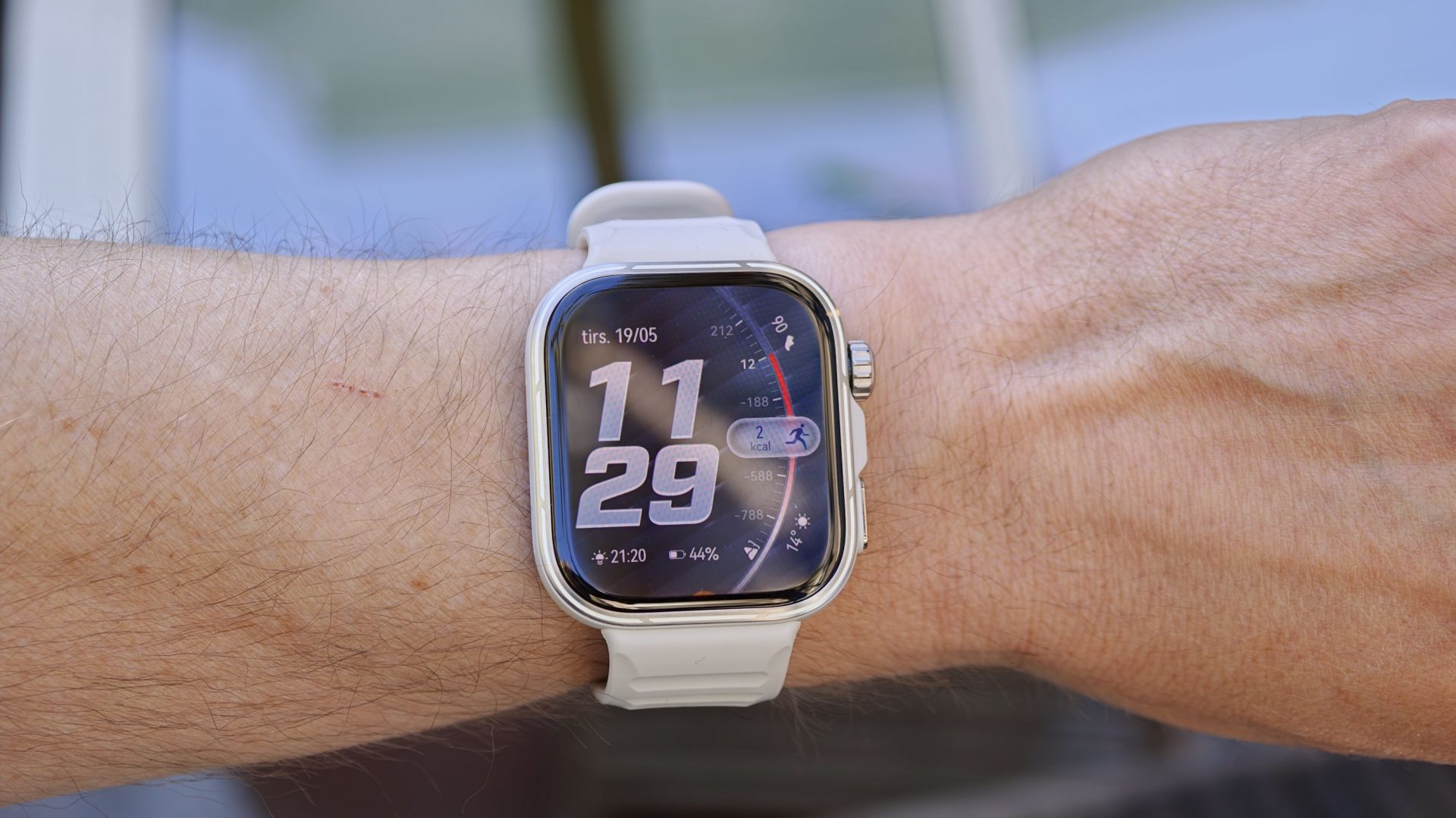 Test af Huawei Watch Fit 5 Pro – bedre end Apple Watch?