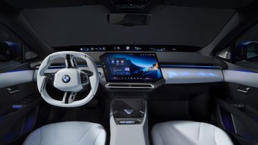 BMW fylder bilerne med mere AI