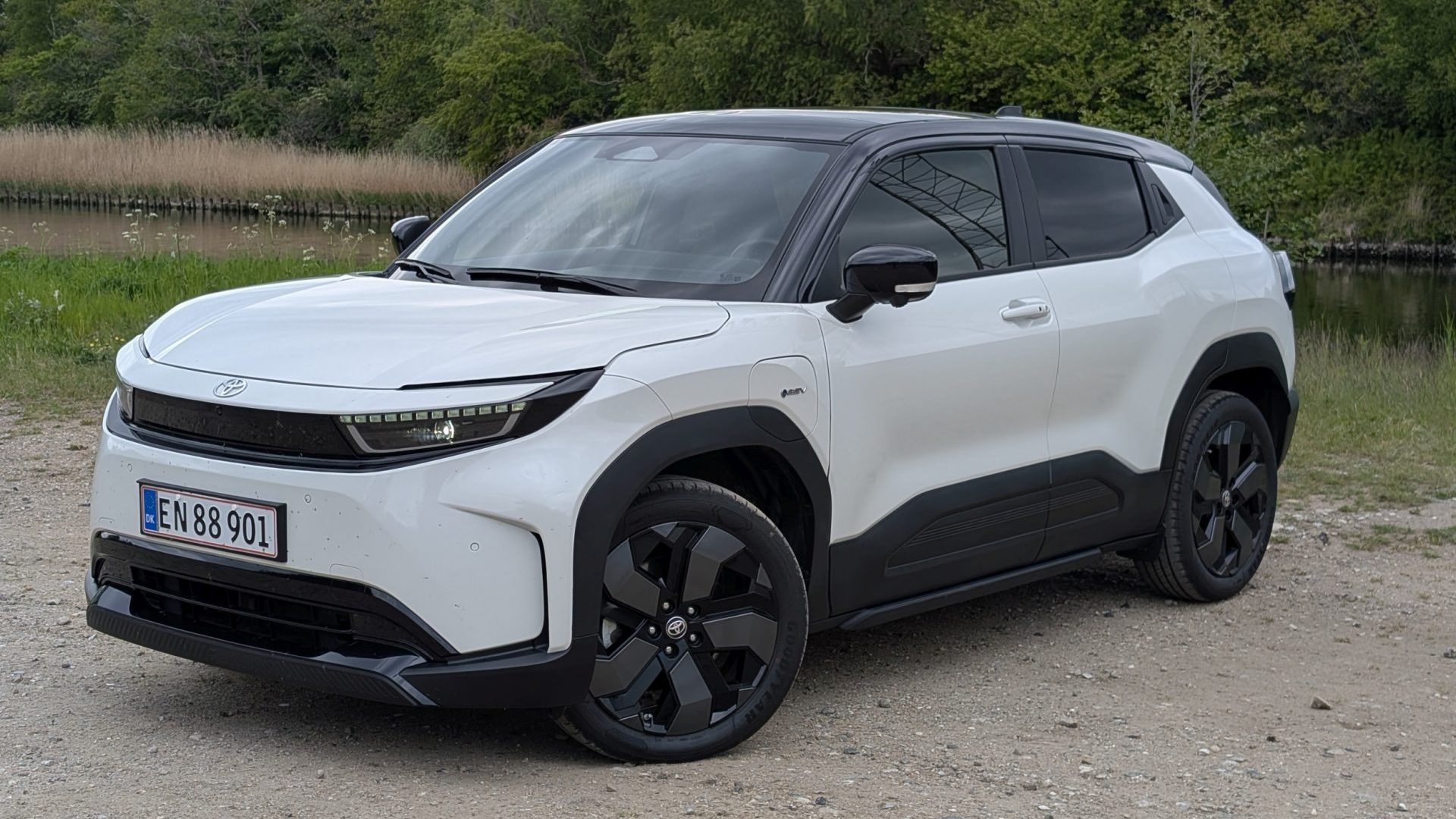 Test af Toyota Urban Cruiser – prisen lokker, men ladetiden skræmmer