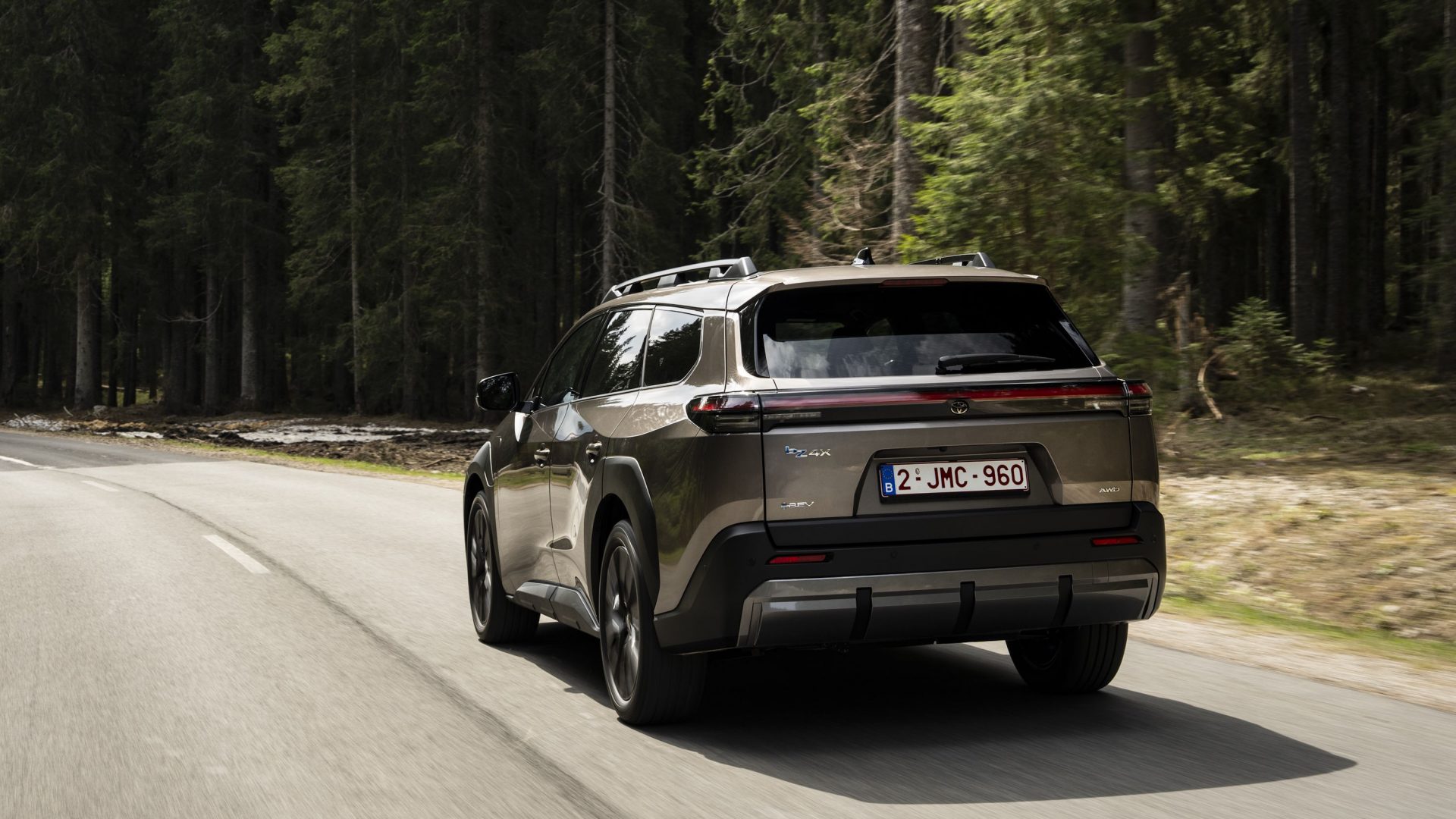 Toyota lancerer ny familie-elbil – lokker med lanceringstilbud
