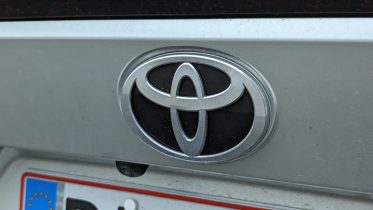 Toyota-boss nægter at give slip på fossilbiler: “Jeg føler mig meget alene”
