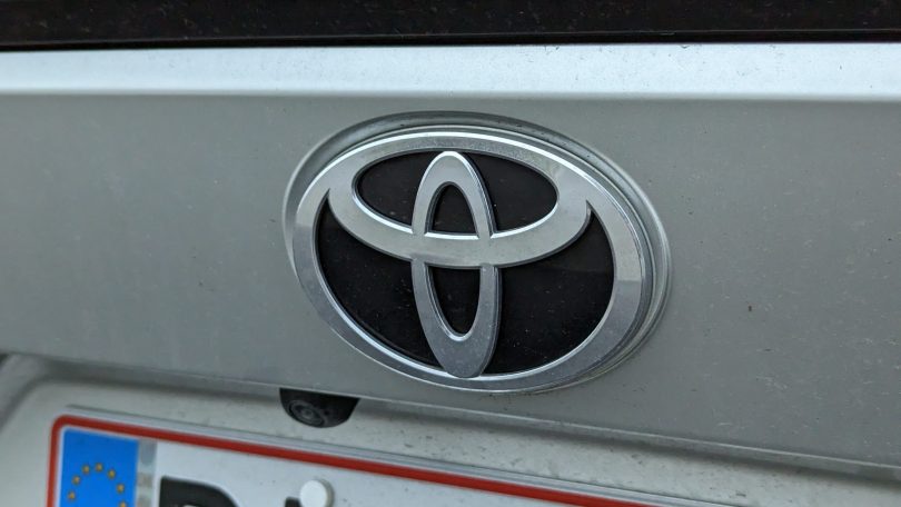 Toyota-boss nægter at give slip på fossilbiler: “Jeg føler mig meget alene”