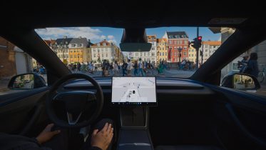 Kæmpe milepæl: Teslas selvkørende FSD-teknologi godkendt i Danmark