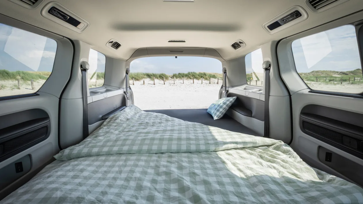 VW forvandler ID. Buzz til camper: Se den nye godnat-pakke