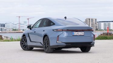 Luksus-Toyota til skarp pris: Lexus ES klar i Danmark