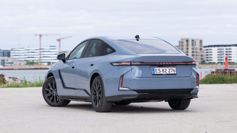 Luksus-Toyota til skarp pris: Lexus ES klar i Danmark