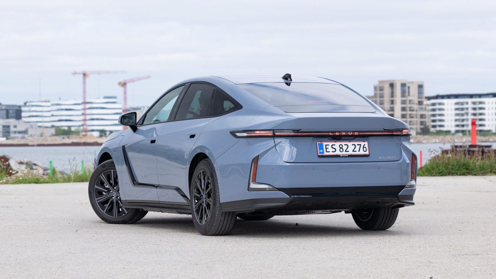 Luksus-Toyota til skarp pris: Lexus ES klar i Danmark