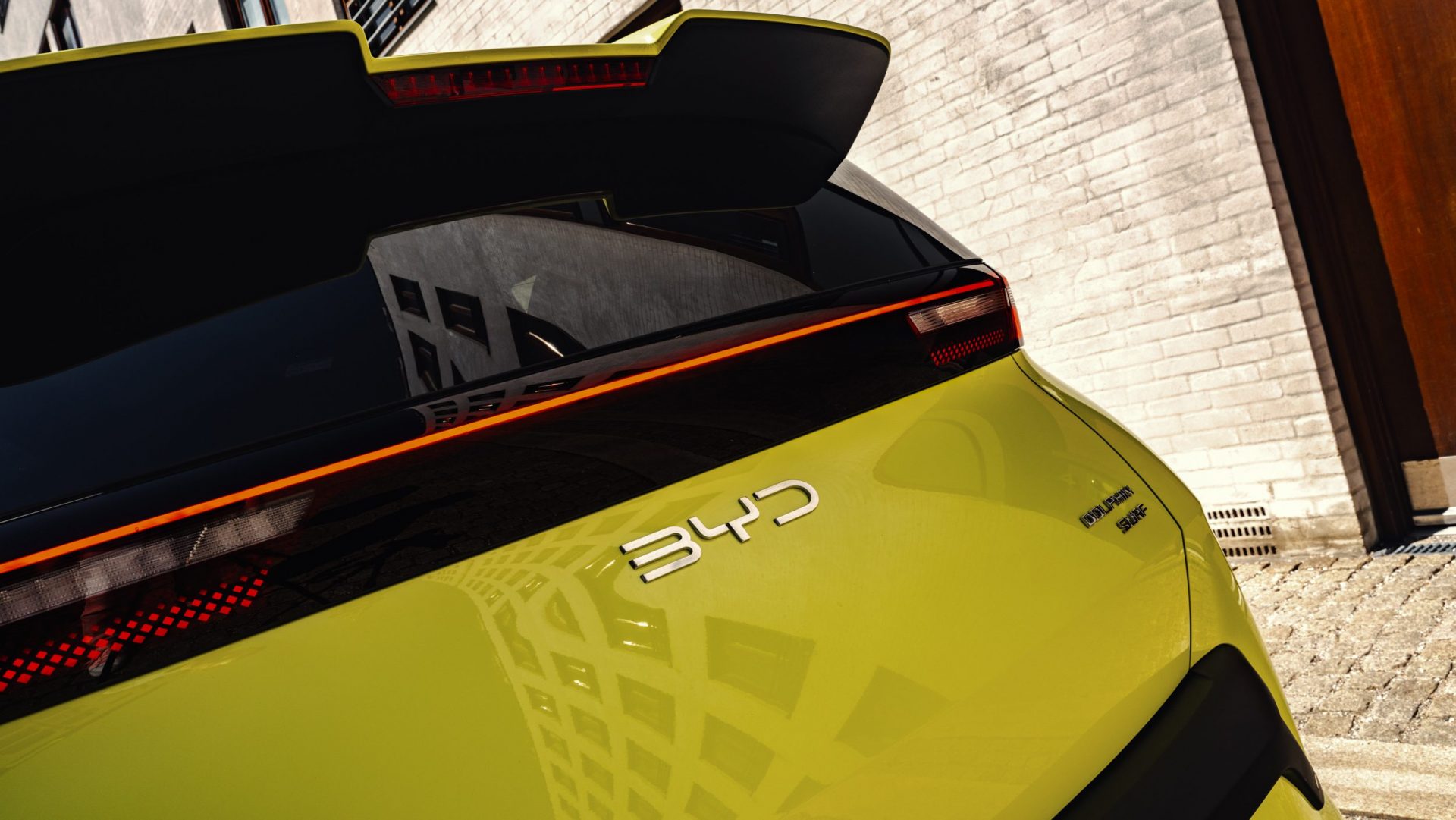 BYD vipper Tesla af pinden som elbilkonge