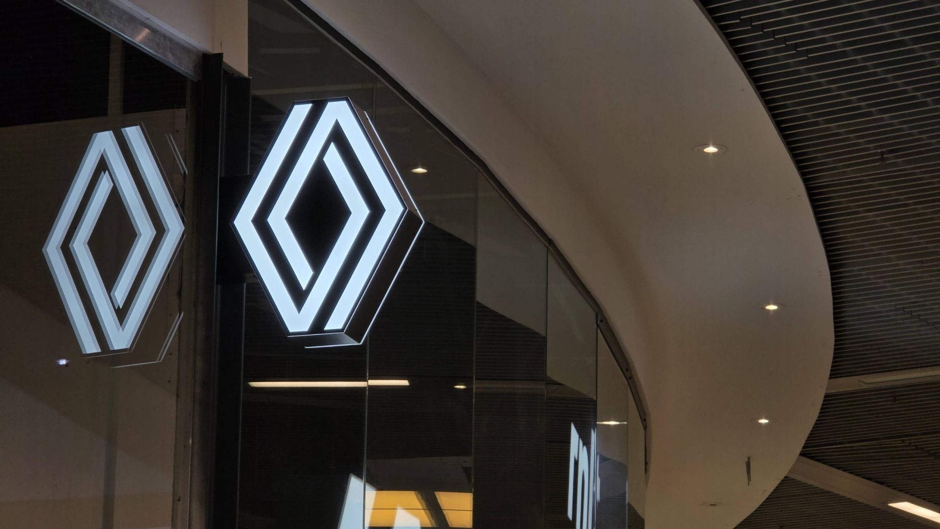Renault afviste kinesisk gigant: Forsøgte to gange at købe sig ind