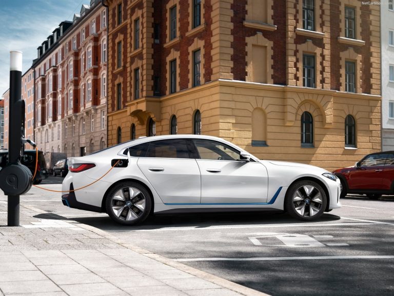 BMW i4 - Mobilsiden.dk