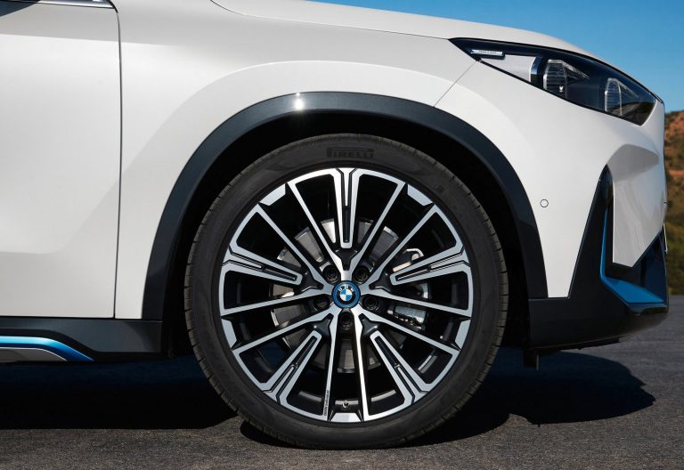 BMW iX1 - Mobilsiden.dk