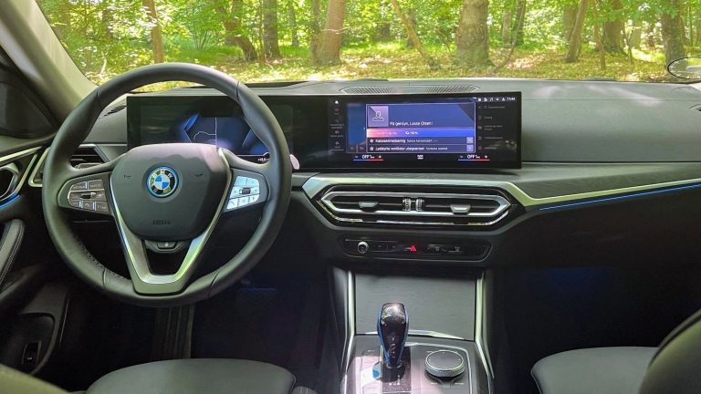 BMW i4 - Mobilsiden.dk