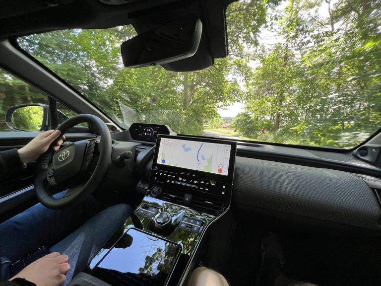 Toyota bZ4X - Mobilsiden.dk