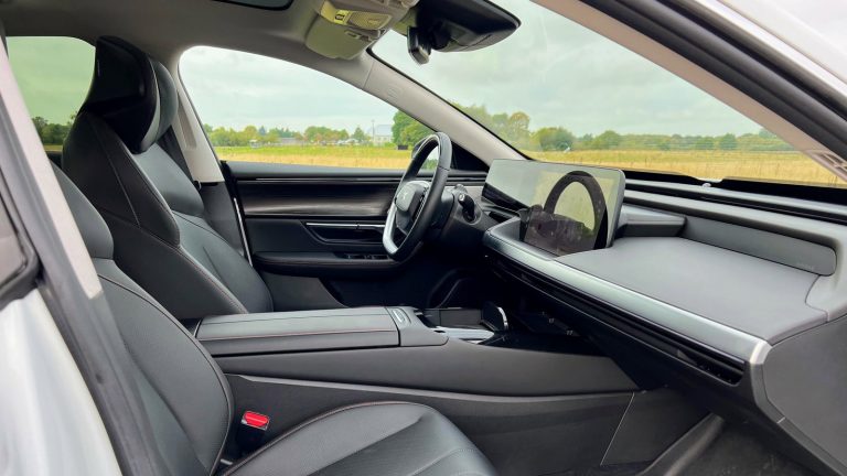 Xpeng P7 - Mobilsiden.dk