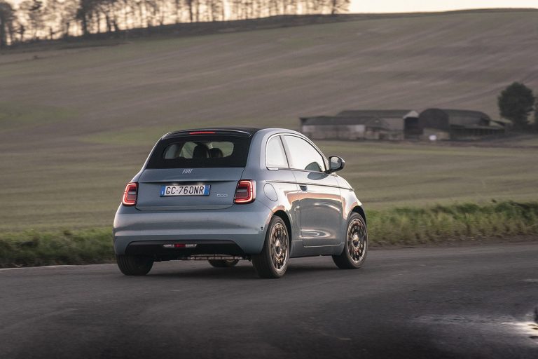 Fiat 500 Electric Cabriolet - Mobilsiden.dk