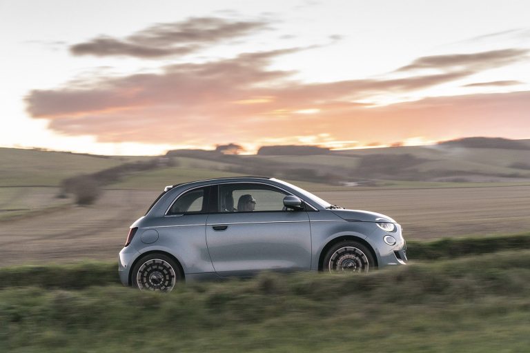 Fiat 500 Electric Cabriolet - Mobilsiden.dk