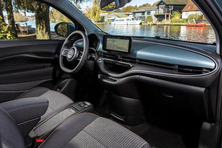 Fiat 500 Electric Cabriolet - Mobilsiden.dk