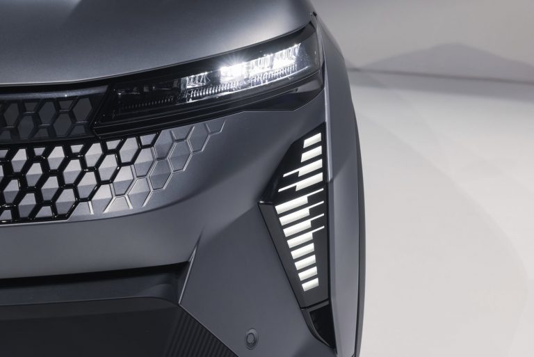 Renault Scenic E-Tech Electric - Mobilsiden.dk