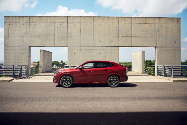 BMW iX2 - Mobilsiden.dk