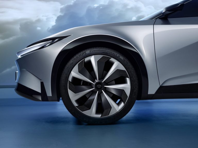 Toyota Corolla - Mobilsiden.dk