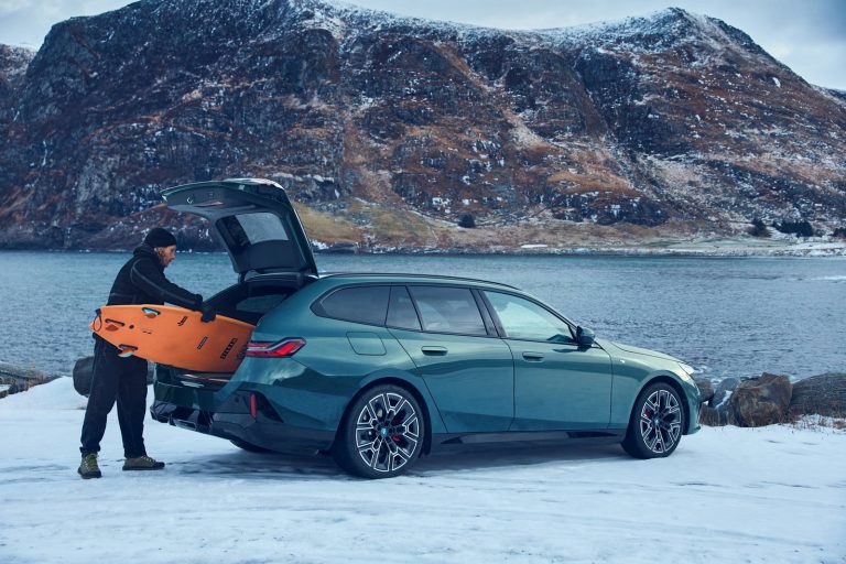 BMW i5 Touring - Mobilsiden.dk